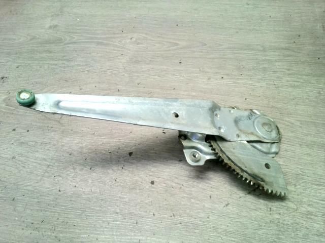 bontott SUZUKI IGNIS II Jobb hátsó Ablakemelő Szerkezet (Mechanikus)