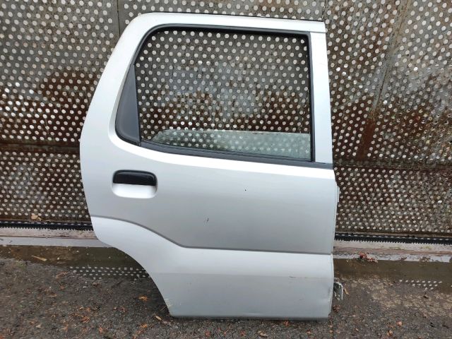 bontott SUZUKI IGNIS II Jobb hátsó Ajtó (Részeivel)