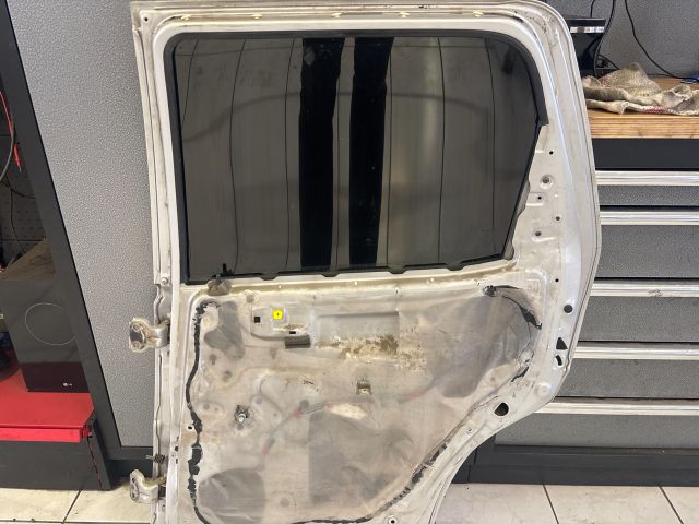 bontott SUZUKI IGNIS II Jobb hátsó Ajtó (Részeivel)