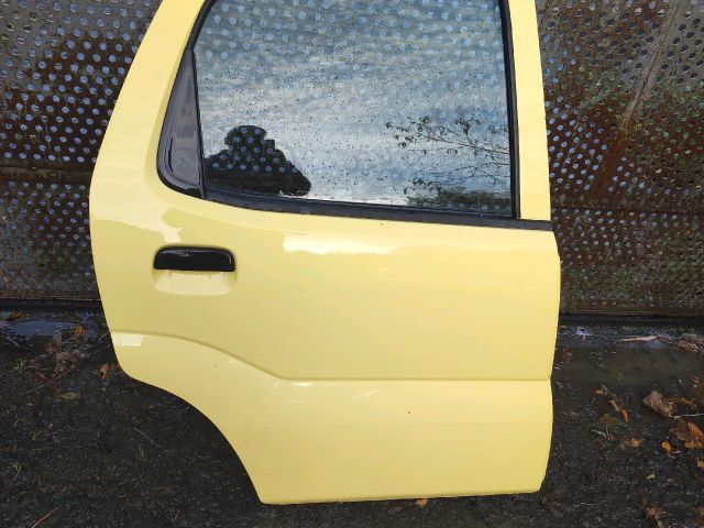 bontott SUZUKI IGNIS II Jobb hátsó Ajtó (Részeivel)