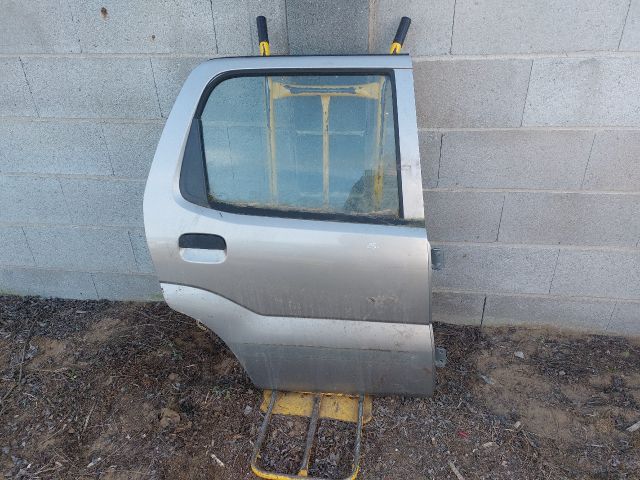bontott SUZUKI IGNIS II Jobb hátsó Ajtó (Részeivel)