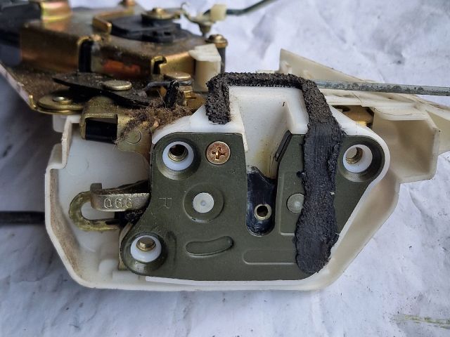 bontott SUZUKI IGNIS II Jobb hátsó Ajtózár