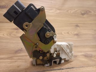 bontott SUZUKI IGNIS II Jobb hátsó Ajtózár