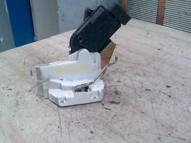 bontott SUZUKI IGNIS II Jobb hátsó Ajtózár