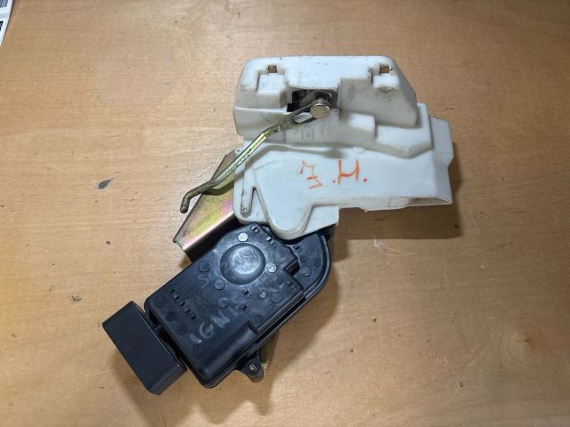 bontott SUZUKI IGNIS II Jobb hátsó Ajtózár