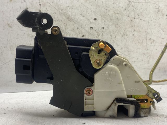 bontott SUZUKI IGNIS II Jobb hátsó Ajtózár