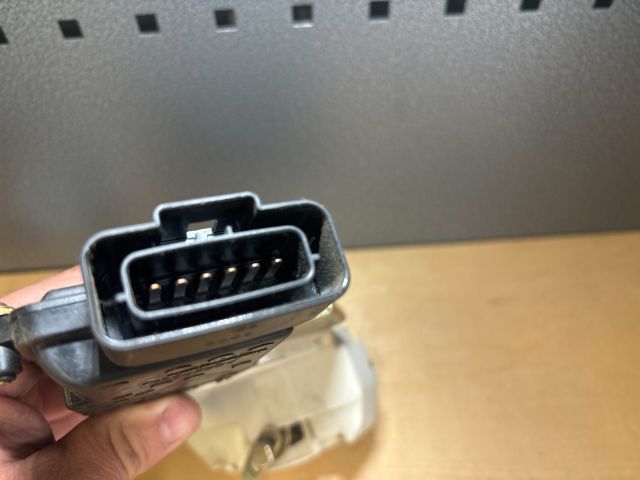 bontott SUZUKI IGNIS II Jobb hátsó Ajtózár