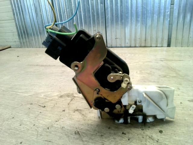 bontott SUZUKI IGNIS II Jobb hátsó Ajtózár