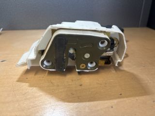 bontott SUZUKI IGNIS II Jobb hátsó Ajtózár