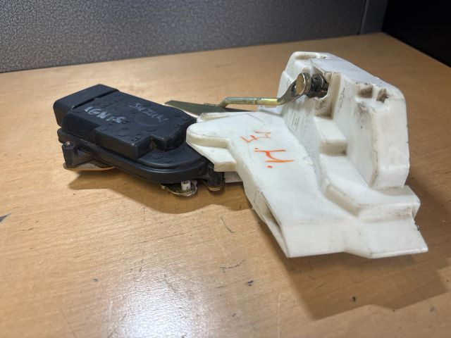 bontott SUZUKI IGNIS II Jobb hátsó Ajtózár