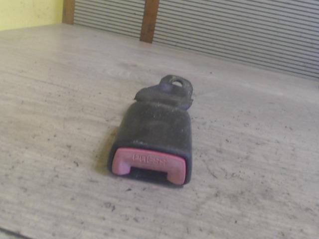 bontott SUZUKI IGNIS II Jobb hátsó Biztonsági Öv Csat