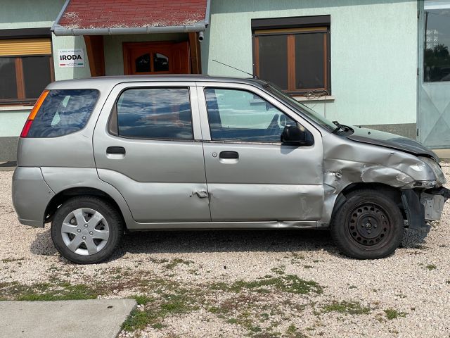 bontott SUZUKI IGNIS II Jobb Rendszámtábla Világítás