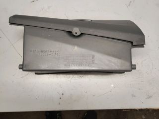 bontott SUZUKI IGNIS II Kesztyűtartó