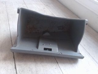 bontott SUZUKI IGNIS II Kesztyűtartó