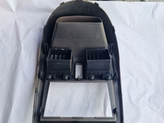 bontott SUZUKI IGNIS II Középkonzol Keret