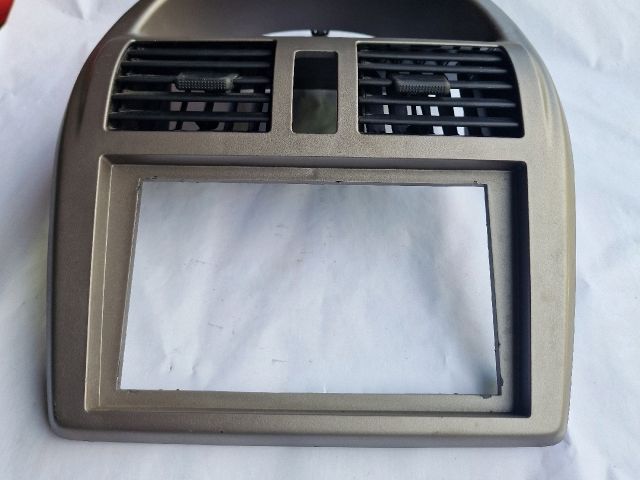 bontott SUZUKI IGNIS II Középkonzol Keret