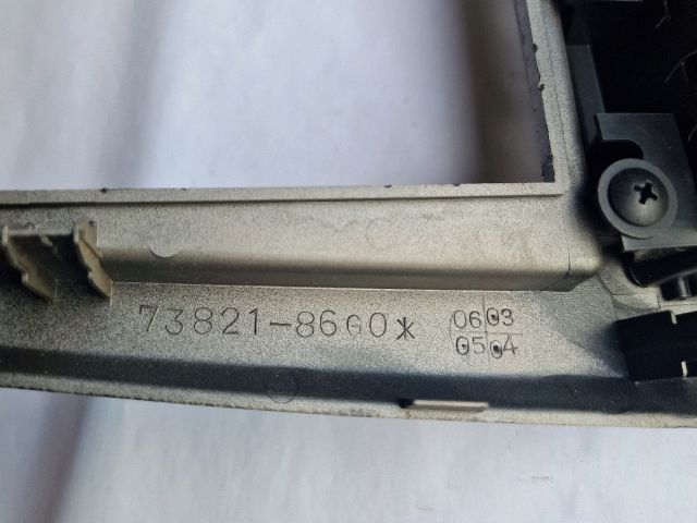 bontott SUZUKI IGNIS II Középkonzol Keret