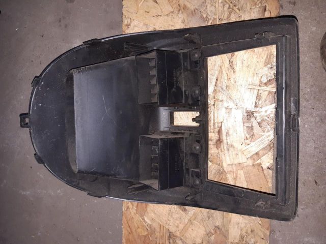 bontott SUZUKI IGNIS II Középkonzol Keret