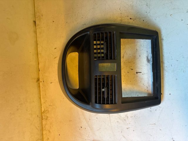 bontott SUZUKI IGNIS II Középső Szellőző