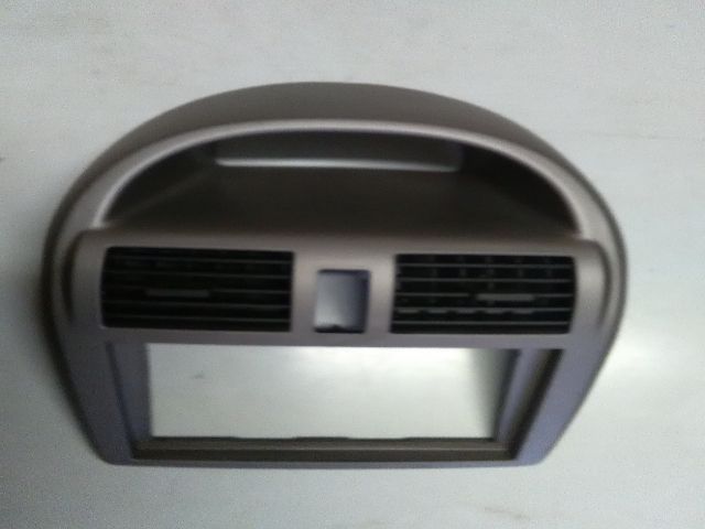 bontott SUZUKI IGNIS II Középső Szellőző