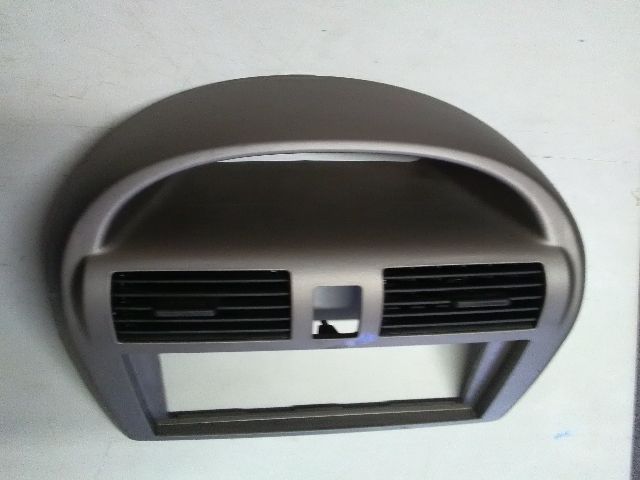 bontott SUZUKI IGNIS II Középső Szellőző