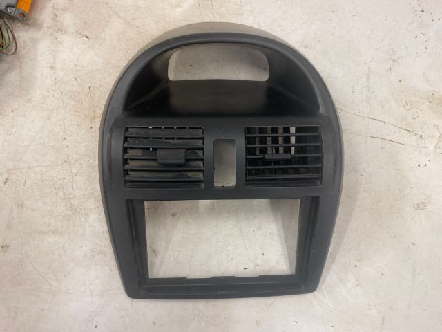 bontott SUZUKI IGNIS II Középső Szellőző