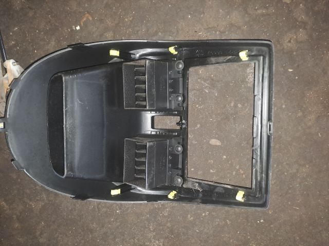 bontott SUZUKI IGNIS II Középső Szellőző