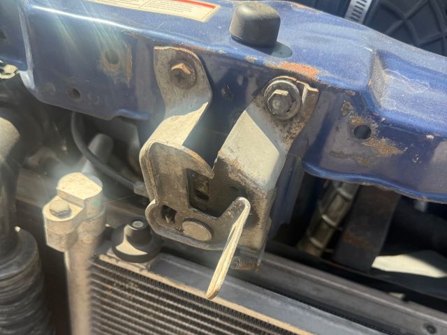 bontott SUZUKI IGNIS II Motorháztető Biztonsági Kampó