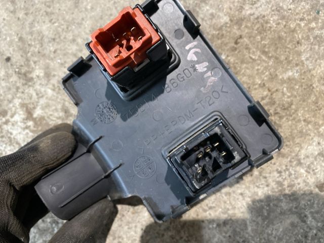 bontott SUZUKI IGNIS II Ülésfűtés Kapcsoló Pár