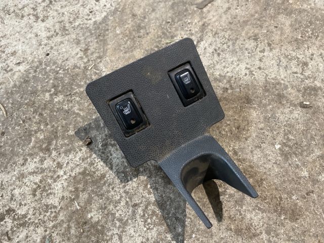 bontott SUZUKI IGNIS II Ülésfűtés Kapcsoló Pár