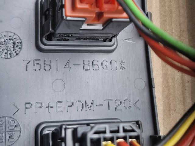 bontott SUZUKI IGNIS II Ülésfűtés Kapcsoló Pár