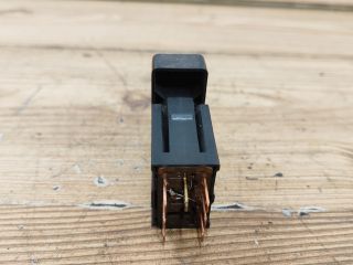 bontott SUZUKI IGNIS II Vészvillogó Kapcsoló