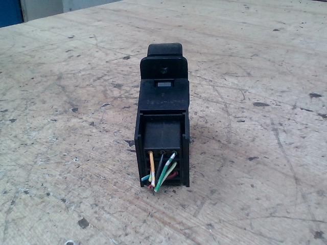 bontott SUZUKI IGNIS II Vészvillogó Kapcsoló