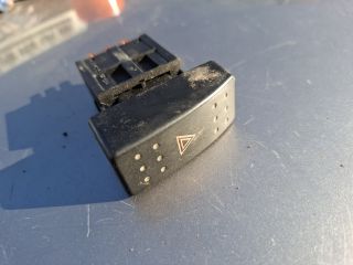 bontott SUZUKI IGNIS II Vészvillogó Kapcsoló