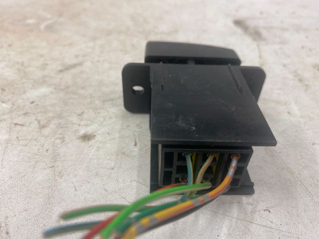 bontott SUZUKI IGNIS II Vészvillogó Kapcsoló