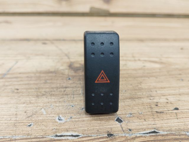 bontott SUZUKI IGNIS II Vészvillogó Kapcsoló