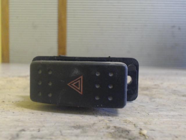 bontott SUZUKI IGNIS II Vészvillogó Kapcsoló