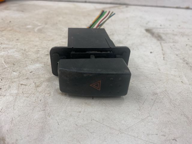 bontott SUZUKI IGNIS II Vészvillogó Kapcsoló