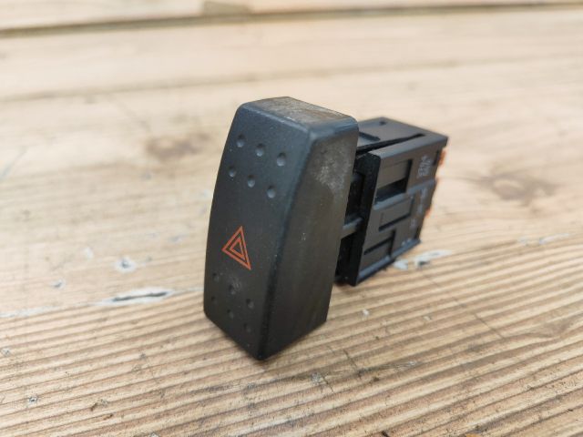 bontott SUZUKI IGNIS II Vészvillogó Kapcsoló