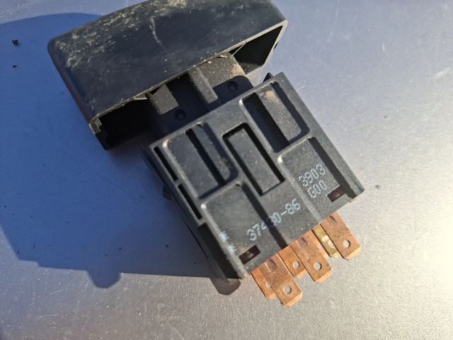 bontott SUZUKI IGNIS II Vészvillogó Kapcsoló