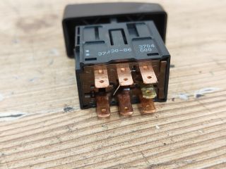 bontott SUZUKI IGNIS II Vészvillogó Kapcsoló