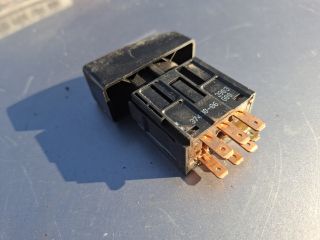 bontott SUZUKI IGNIS II Vészvillogó Kapcsoló