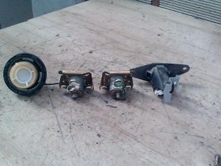 bontott SUZUKI IGNIS II Zárbetét Szett