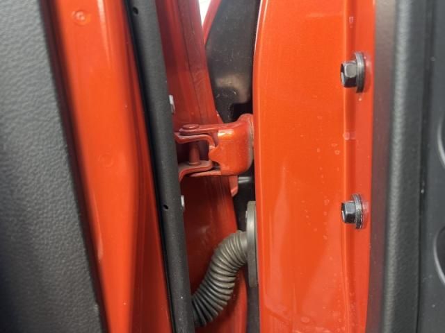 bontott SUZUKI IGNIS III Bal első Felső Zsanér