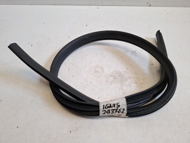 bontott SUZUKI IGNIS III Bal hátsó Gumikéder