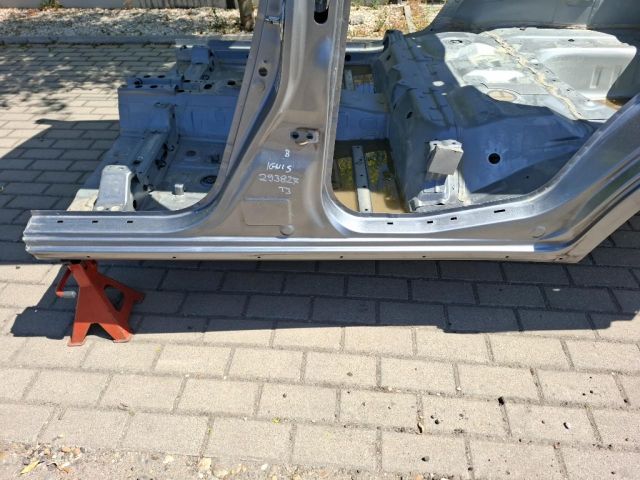 bontott SUZUKI IGNIS III Bal Küszöb