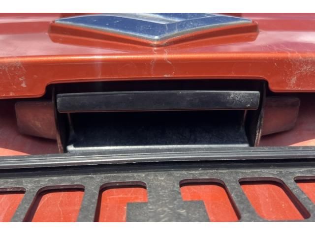 bontott SUZUKI IGNIS III Csomagtér Nyitó Kar / Gomb