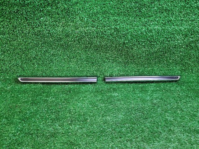 bontott SUZUKI IGNIS III Hűtőrács