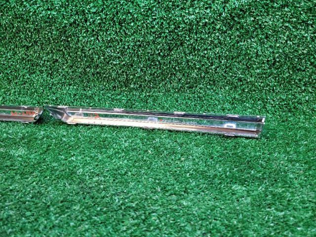 bontott SUZUKI IGNIS III Hűtőrács