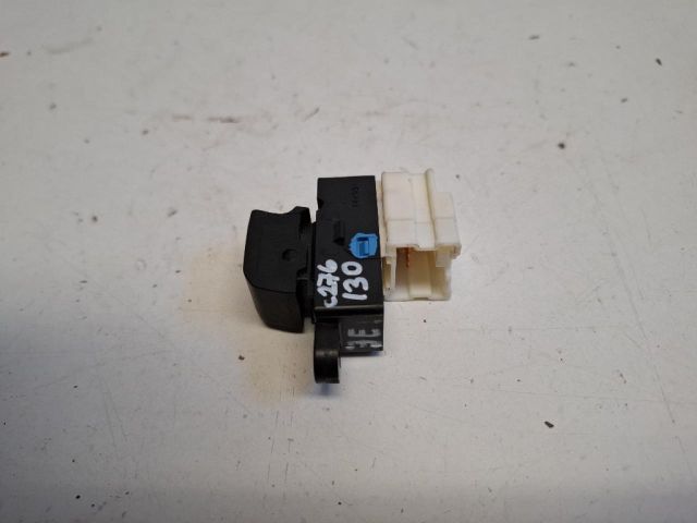 bontott SUZUKI IGNIS III Jobb első Ablakemelő Kapcsoló